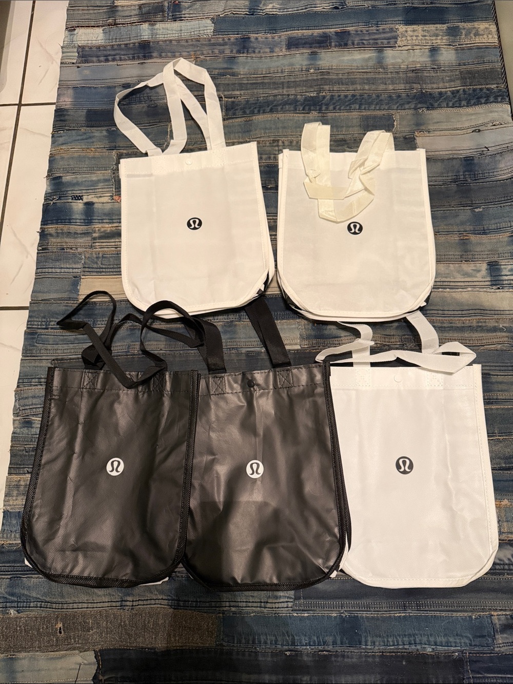 Lululemon Reusable Logo Tote Bags size s - White & Black (Set of 5)